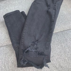 american eagle low rise black jeans !!